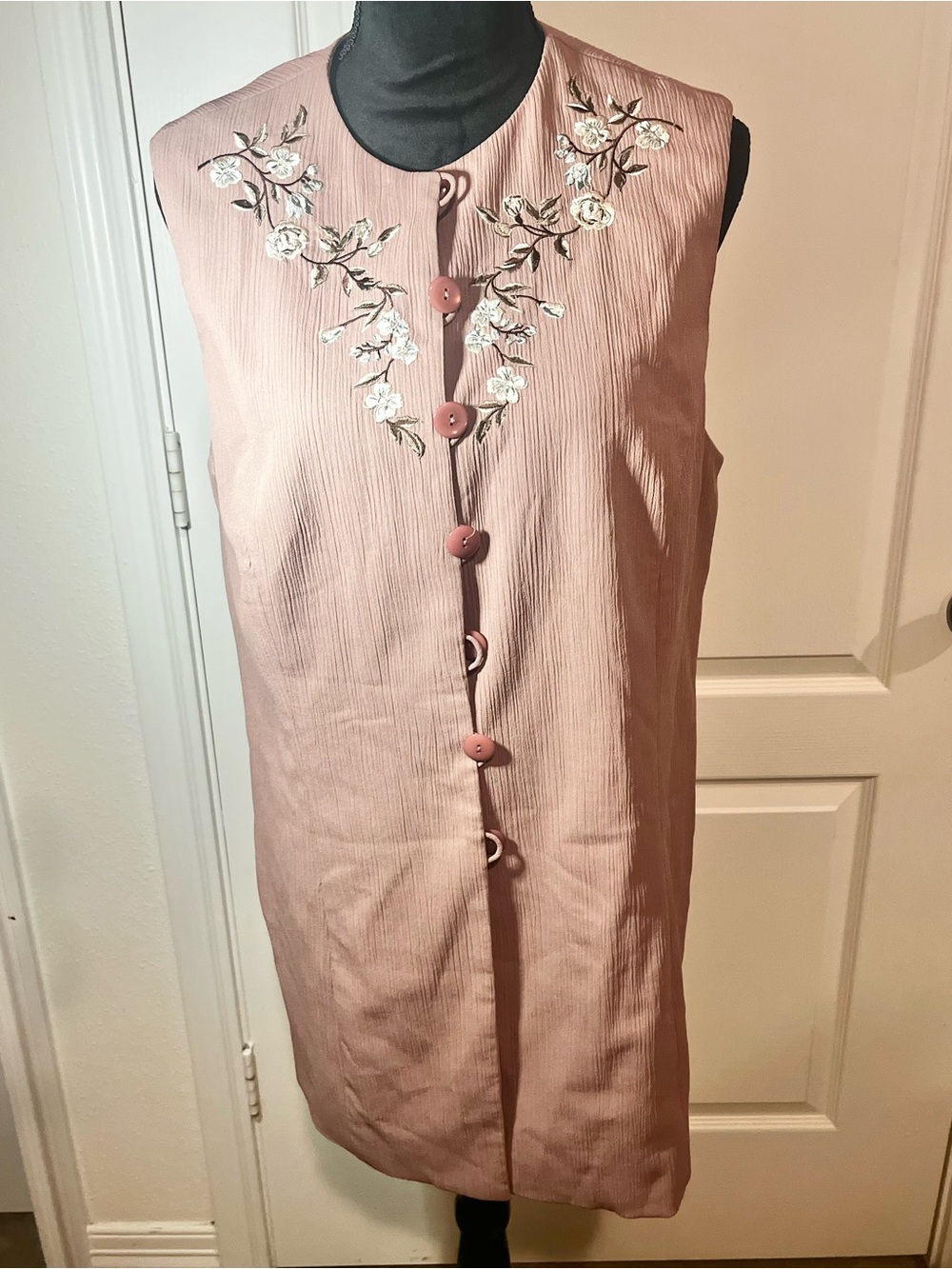 vintage Chaus button-down longline vest 
with Floral Embroidery
